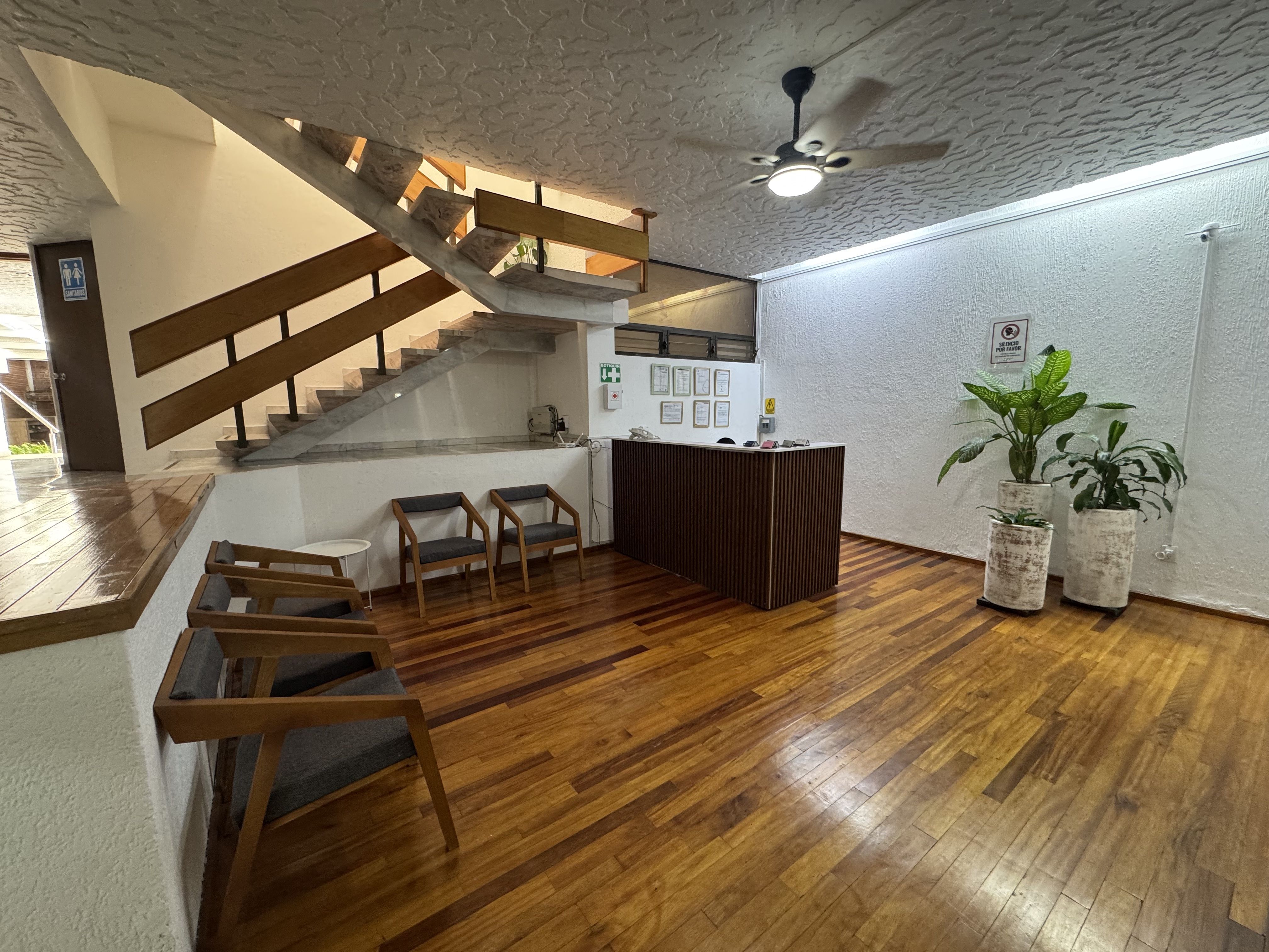 Recepción y sala de espera de Medical Haus